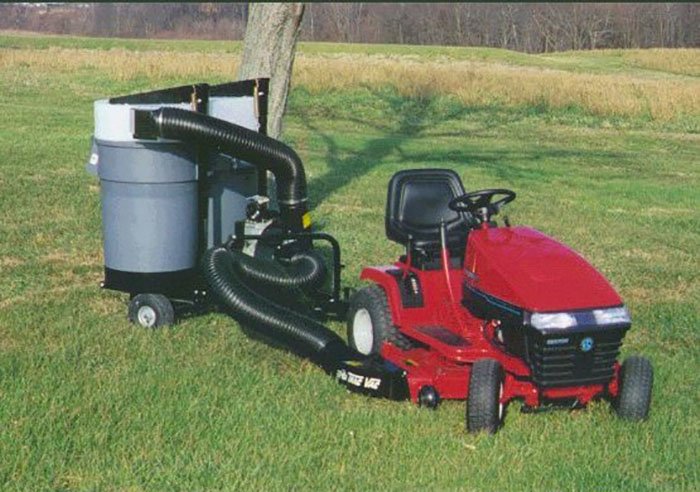 Trac-Vac 682 Tow-Behind Leaf Vacuum