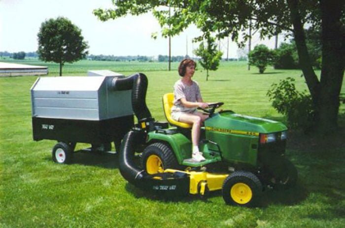 Trac-Vac 860 Commercial Hitch-Mount Leaf Vacuum
