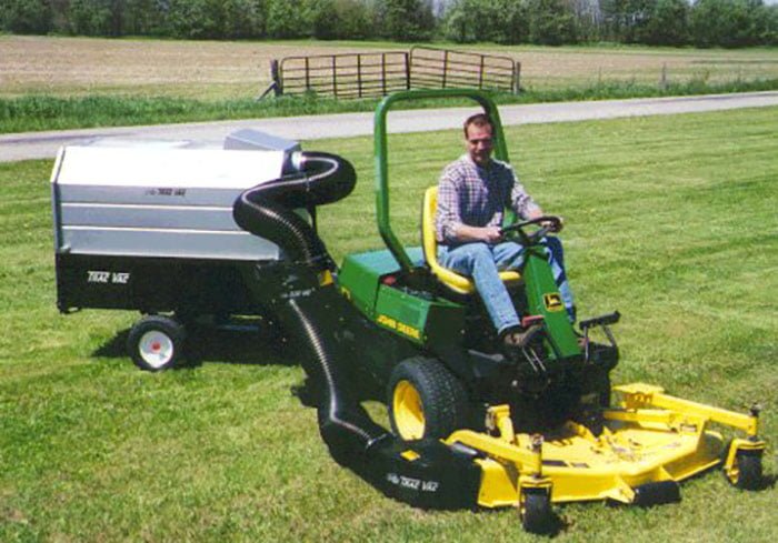 Trac-Vac 865 Front-Runner Leaf Vacuum